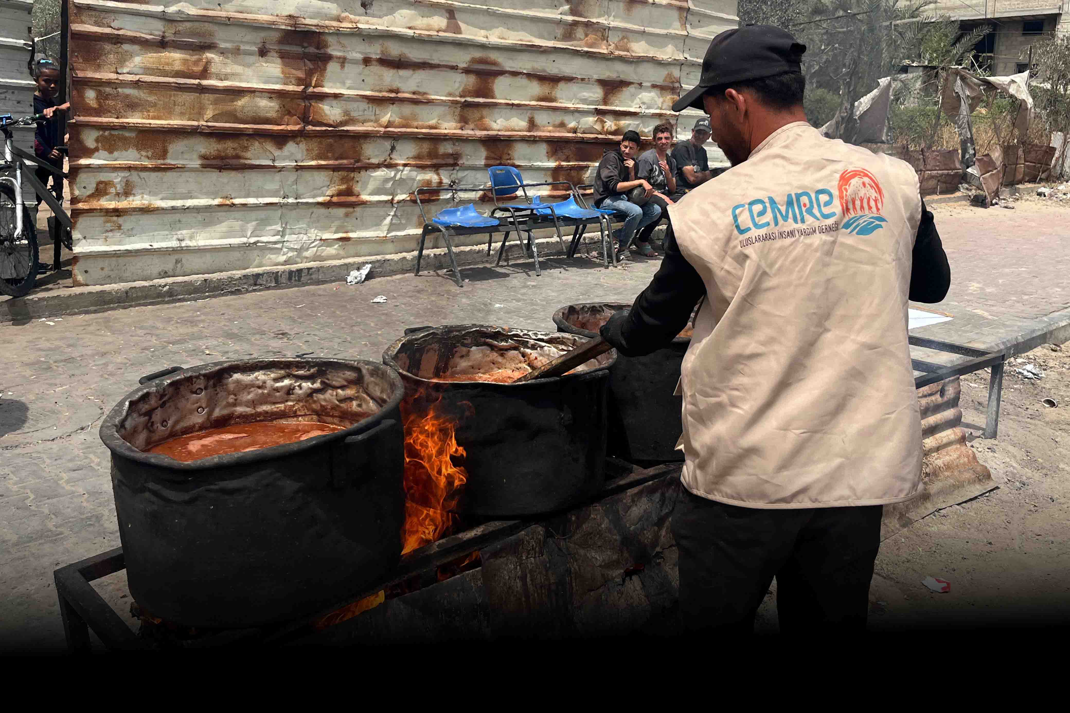 Açlık Krizinde Bir Lokma Yemek